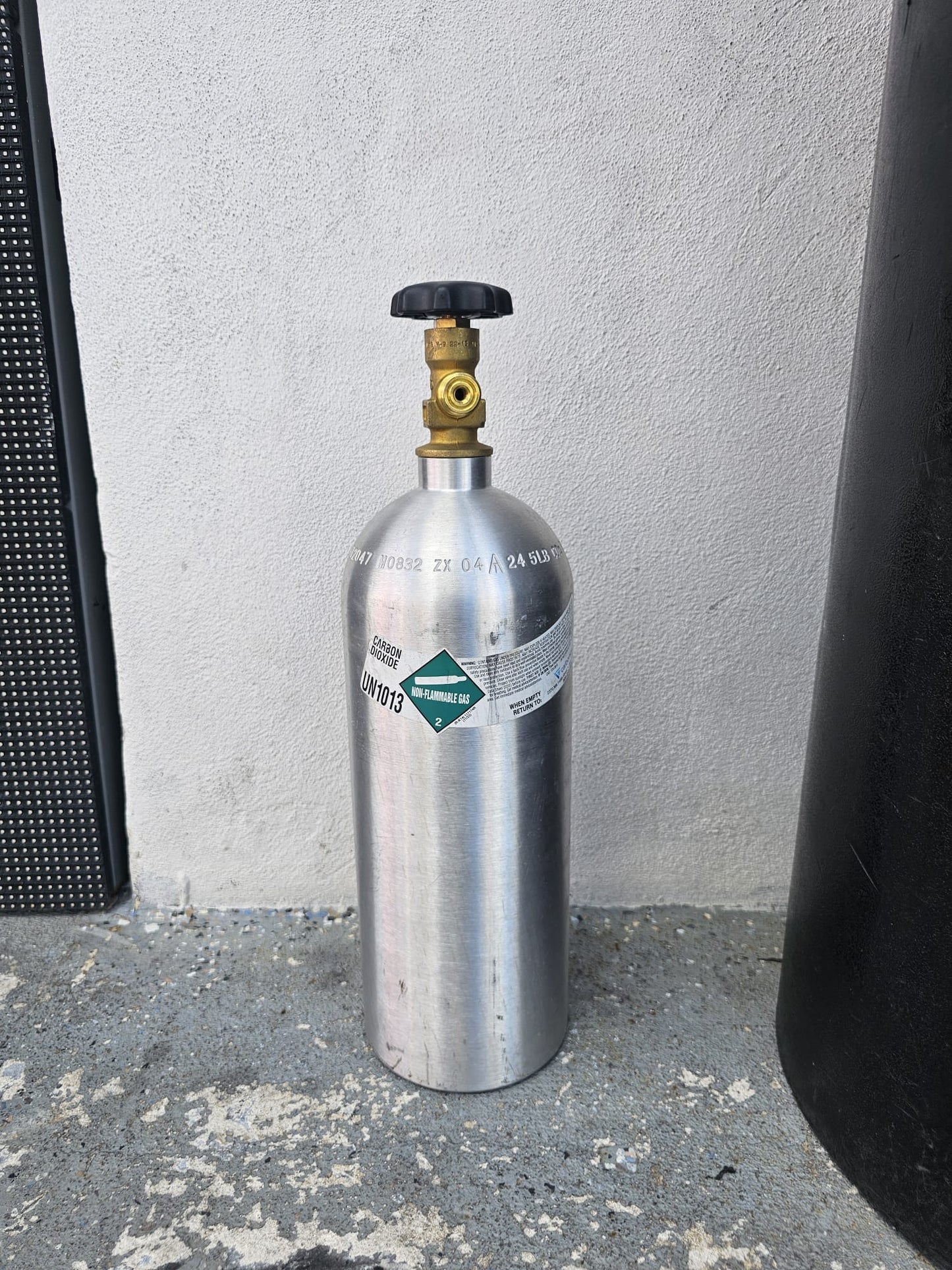 CO2 Tank Delivery