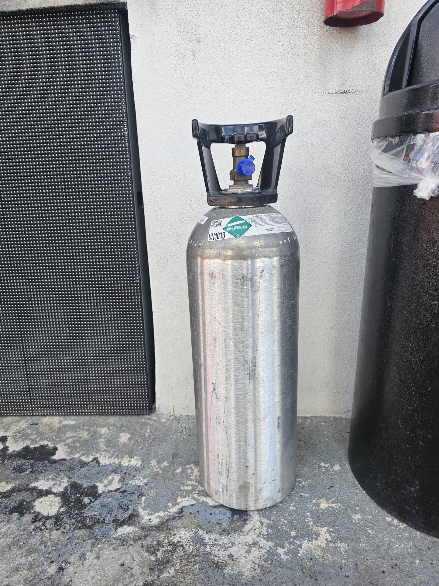 CO2 Tank Delivery